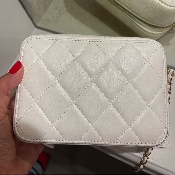 Chanel handbag.  - Picture 5 of 6